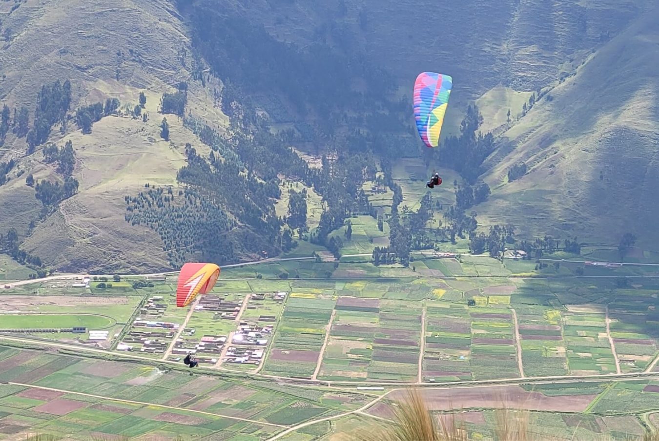 parapente-valle-sagrado-cusco-comfort-peru-travel-brasil
