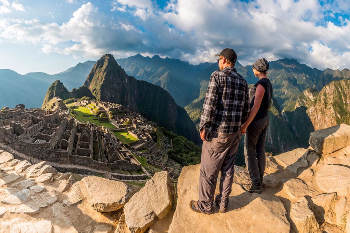 machu-picchu-pareja-comfort-peru-travel