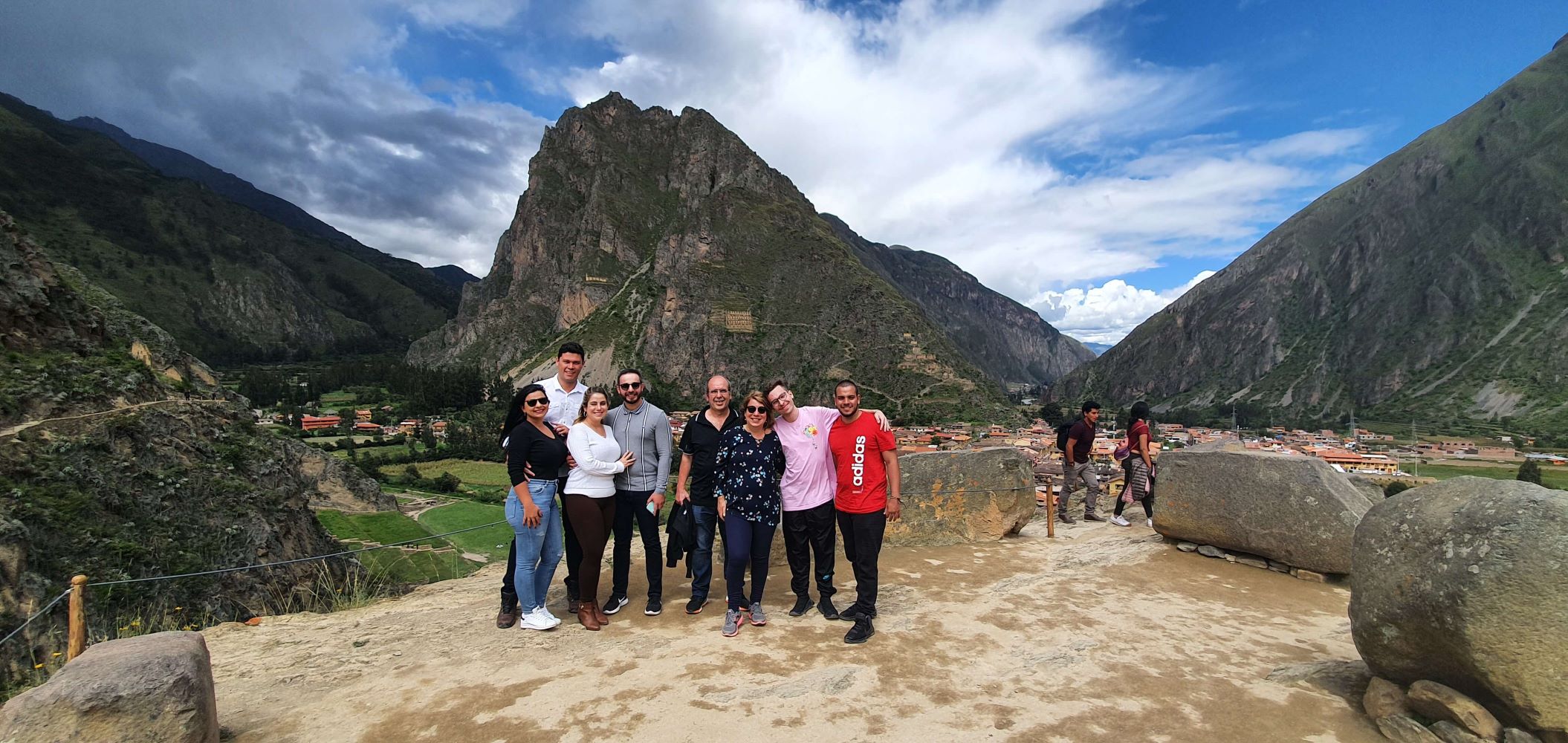 machu-picchu-valle-sagrado-familia-comfort-peru-travel